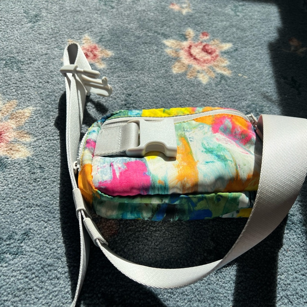Lululemon Athletica Multicolor Abstract Colors Belt Bag crossbody - Picture 5 of 7